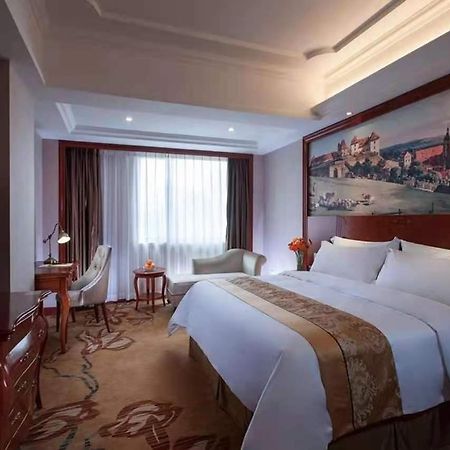 Vienna International Hotel Shaoguan Fengcailou Kültér fotó